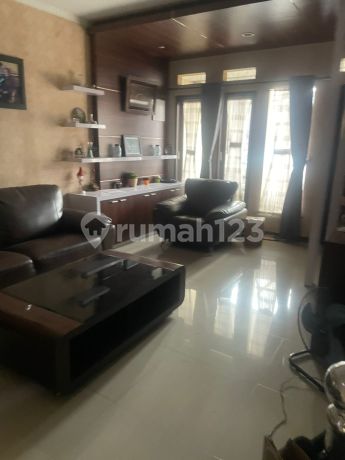 RUMAH BAGUS MINIMALIS MODERN 2 LANTAI SEMI FURNISHED SIAP HUNI DI BUAH BATU REGENCY BANDUNG