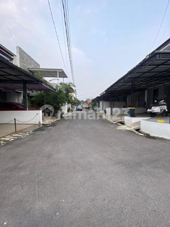 RUMAH BAGUS 2 LANTAI MINIMALIS LINGKUNGAN NYAMAN SIAP HUNI DI EDELWEISS TOWNHOUSE CISARANTEN KULON BANDUNG