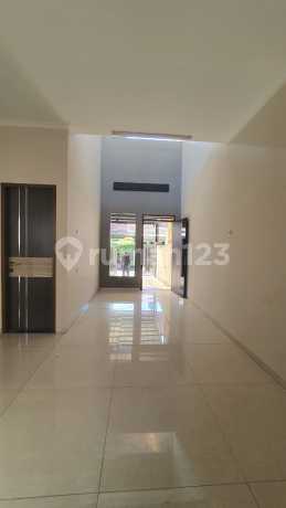 Dijual Rumah di Taman Holis Indah 1 - Thi 1 Rumah Desain Lux Baru Dijual Rumah di Taman Holis Indah 1 - Thi 1 Rumah Desain Lux Baru