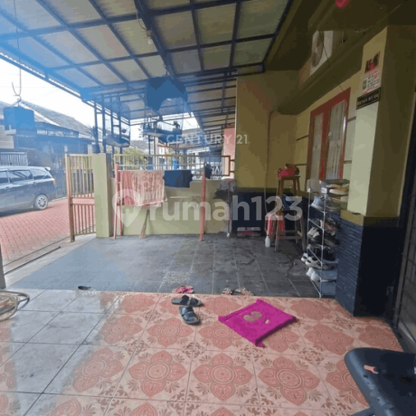 Ready-to-Occupy House in a Strategic Location at Global Mansion Tangerang