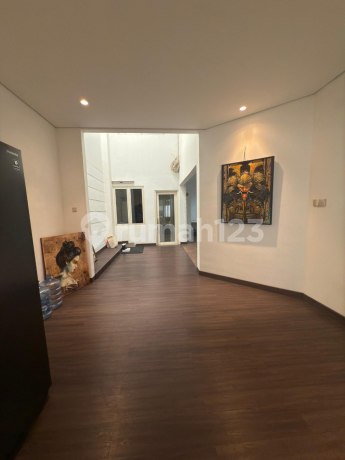 Rumah Bagus Siap Huni di Area Pakubuwono Kebayoran Baru Rumah Bagus Siap Huni di Area Pakubuwono Kebayoran Baru