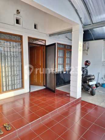 For Sale House in Taman Kopo Indah III Complex For Sale House in Taman Kopo Indah III Complex