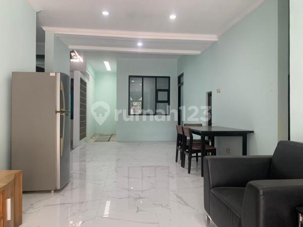 Disewakan: Rumah 2Lt di K B P Kota Baru Parahyangan Disewakan: Rumah 2Lt di K B P Kota Baru Parahyangan