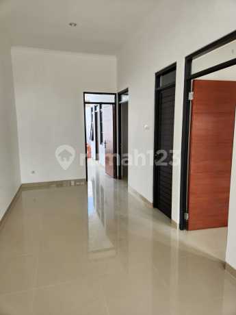 House for Sale: Behind Podomoro House for Sale: Behind Podomoro