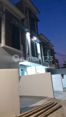 For Sale Beautiful and Luxurious 2-Story House Near Islamic Hospital and Cempaka Putih Toll Road