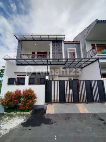 Rumah Di Komplek Guruminda Cisaranteun Kulon Dekat Al-ghifari