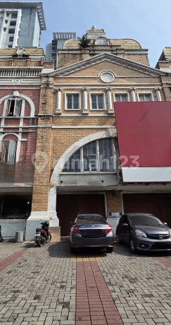 Turun Harga Ruko Hadap Jalan Free Parking di Gading Serpong