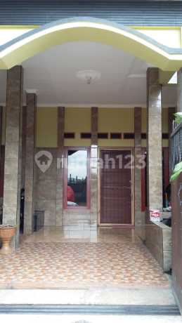 Di jual Rumah 3 Lantai Siap Huni Di Sauyunan Mas