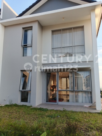 Rumah Modern Minimalis Istana Regency Jatinangor