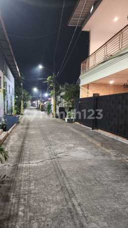 3-Story House in Pondok Cabe Indah Housing Complex, Pamulang