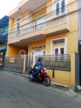 Rumah 2 Lantai Samping Jalan Bagus Usaha Kuliner Dekat Graha Rumah 2 Lantai Samping Jalan Bagus Usaha Kuliner Dekat Graha