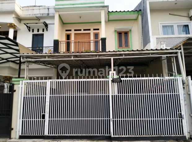 2-Storey House in Joglo Kembangan Complex Near Campus and Toll Gate 2-Storey House in Joglo Kembangan Complex Near Campus and Toll Gate