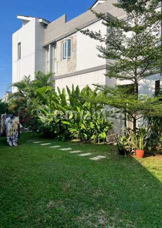Hot Sale 3-Story House in Kebayoran Village Bintaro Jaya Near Toll Road Hot Sale 3-Story House in Kebayoran Village Bintaro Jaya Near Toll Road