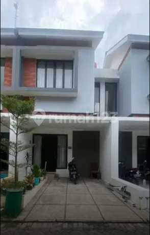 Dijual Rumah Bersih 2 Lantai Cluster Neo Oasis ********