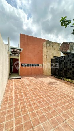 Beautiful House in Pesanggrahan Permai Complex Near Jor Toll Exit