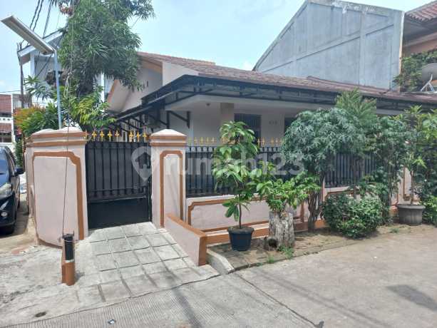 Lokasi Emas! Harga Masih bisa Nego! Rumah 1 Lantai Hook Siap Huni Lebar 12 Meter Dalam Komplek Peruri Belakang Rs Sari Asih Ciledug Tangerang Lokasi Emas! Harga Masih bisa Nego! Rumah 1 Lantai Hook Siap Huni Lebar 12 Meter Dalam Komplek Peruri Belakang Rs Sari Asih Ciledug Tangerang