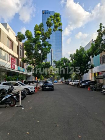 Nice 3-Storey Shop House in Prominence Alam Sutera Ruko (vel) Nice 3-Storey Shop House in Prominence Alam Sutera Ruko (vel)