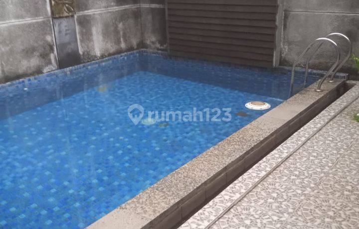 Rumah Pesona Khayangan 2 Lantai, Lt 240 M2, Kolam Renang, Bagus