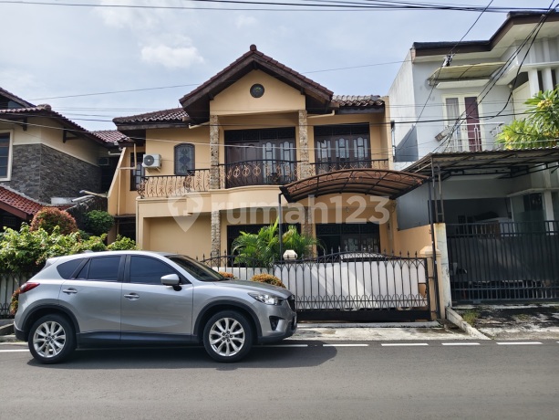 Rumah Duren Sawit Kimia Farma : 2 Lantai, LT 176 m2, Tdk Banjir, Jalan 3 Mobil Rumah Duren Sawit Kimia Farma : 2 Lantai, LT 176 m2, Tdk Banjir, Jalan 3 Mobil