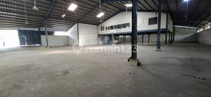Warehouse for Sale with Loading Dock in Karang Tengah, Tangerang