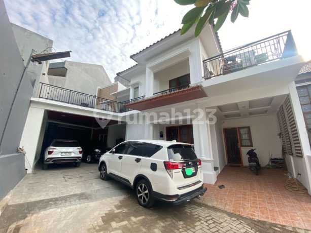 Dijual Rumah Bagus 2 Lantai Di Puri Sriwedari Cibubur, Depok Dijual Rumah Bagus 2 Lantai Di Puri Sriwedari Cibubur, Depok