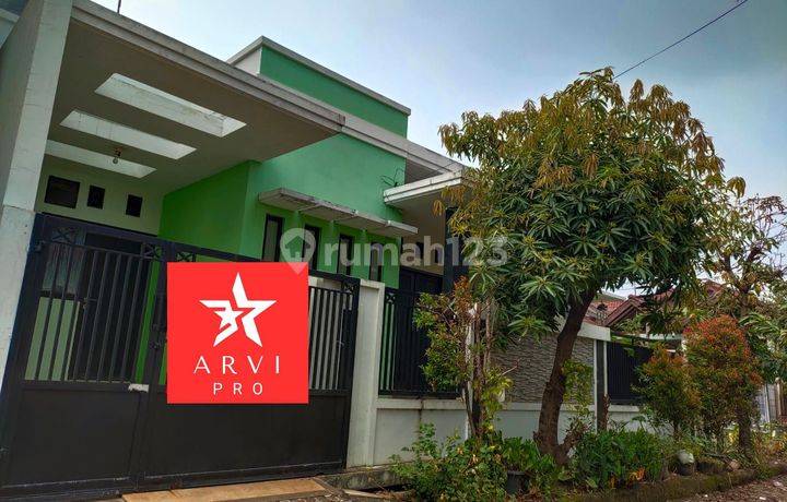 Dijual Rumah Hook di Perum Taman Kota, Bekasi