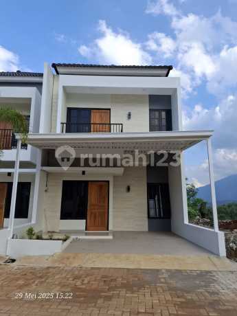For Sale: Custom-Built House at Villa Dawung Residence, Pudak Payung, Banyumanik