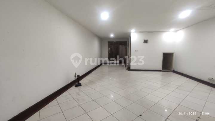 Rumah 2 Lantai di Buaran Regency Siap Huni