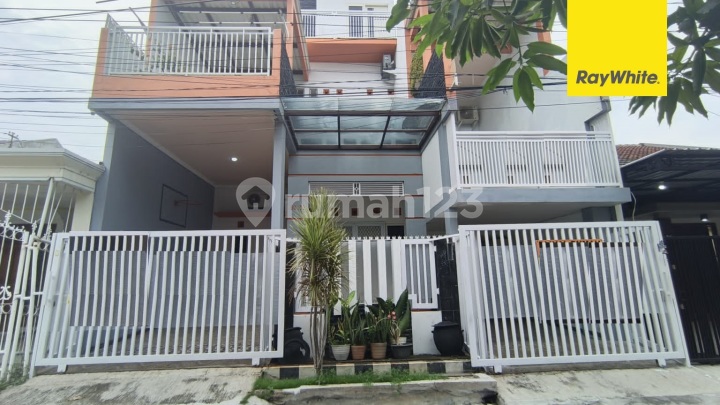 Dijual Rumah 3 lt di Sutorejo Timur Surabaya Dijual Rumah 3 lt di Sutorejo Timur Surabaya