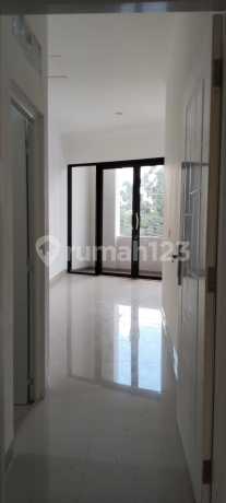 Di Jual Rumah 2 LT bisa untuk Usaha Strategis Bebas Banjir Di Jual Rumah 2 LT bisa untuk Usaha Strategis Bebas Banjir