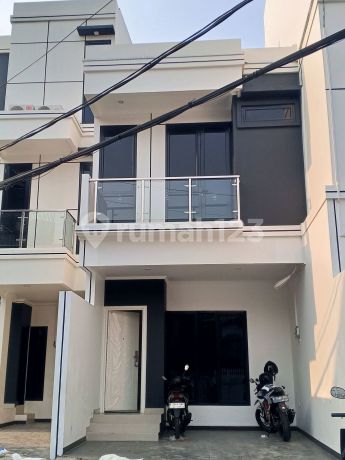 Dijual Rumah Daerah Jakarta Utara Dekat Halte Transjakarta
