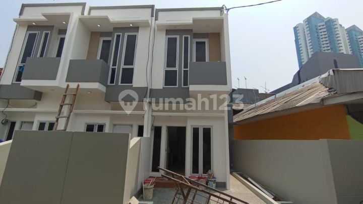 Rumah Baru 2 Lantai Minimalis Dekat Pasar 