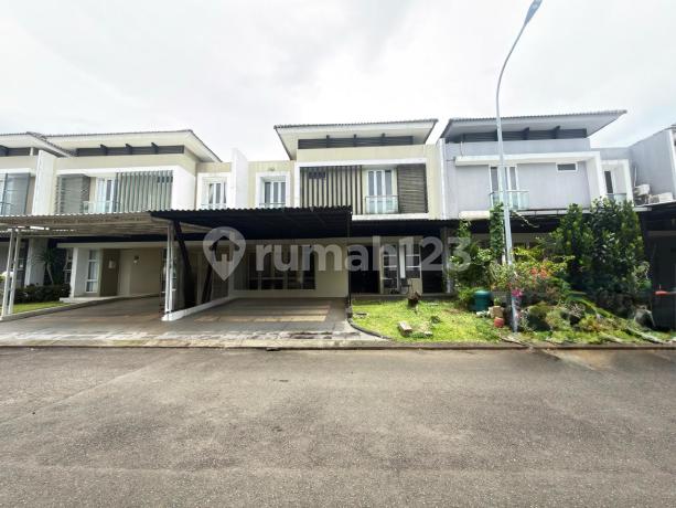 House in San Lorenzo Gading Serpong in Good, Well-Maintained Condition