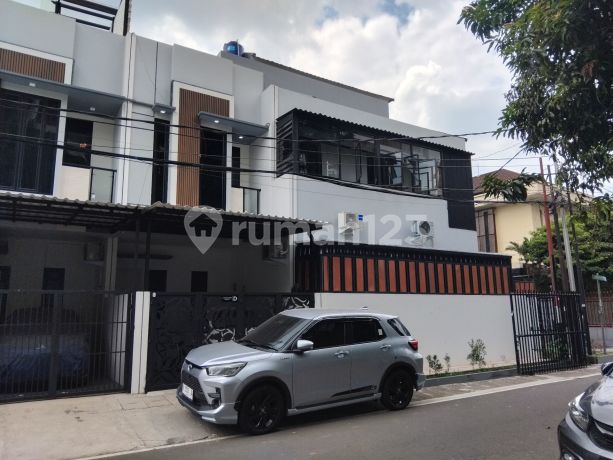 Rumah 2 Lantai Dekat Area Perkantoran Di Cempaka Putih Rumah 2 Lantai Dekat Area Perkantoran Di Cempaka Putih