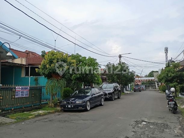 Rumah Di Jalan Utama Komplek Parakan Mas Area Antapani Bandung