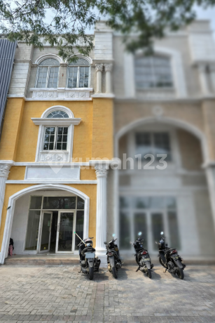 Dijual Ruko 3 Lantai, Kamar Mandi 3 - Bolsena, Gading Serpong