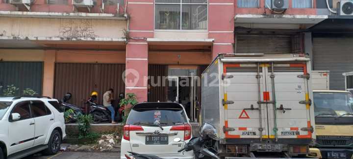 Pergudangan Lodan Center, Luas Tanah 288m2. Luas Bangunan 860m2. Office 2 Lantai. Meeting Room 1 Ruangan. Gudang Tinggi. Harga 9 Milyar Pergudangan Lodan Center, Luas Tanah 288m2. Luas Bangunan 860m2. Office 2 Lantai. Meeting Room 1 Ruangan. Gudang Tinggi. Harga 9 Milyar