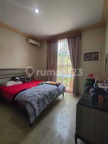 Rumah Fontainebleau Golf Residence, BSD. Lokasi Strategis dengan Akses Toll dan Deket dengan Sekolahan.luas Tnh561m2.rumah Rapi dan Bagus. Furnish. Harga 12,5 Milyar Nego