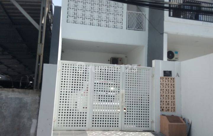 Rumah Baru 2lt, Siqp Huni Di Tg Barat Jaksel 