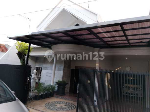 Rumah Mewah Satu Lantai Dekat Transmart Rungkut