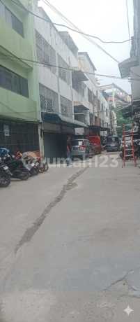4-Storey Commercial Shophouse in the Heart of West Jakarta Trade, Move-In Ready 4-Storey Commercial Shophouse in the Heart of West Jakarta Trade, Move-In Ready