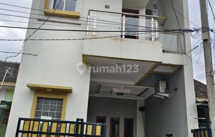 Rumah 3 Lantai Full Furnish Grand Sutera Kuta Bumi Tangerang Banten