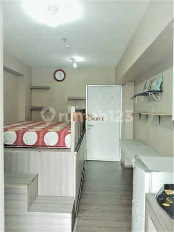 Lokasi Premium di Tower Depan, Terhubung Langsung dengan Baywalk Mall yang Menawarkan Panorama Laut dan Ragam Hiburan, Membuatnya Sangat Ideal untuk Hunian Pribadi Maupun Investasi Sewa.