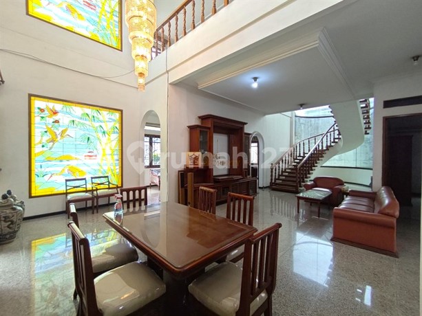 Rumah Bagus Furnished Rumah Besar 2 Lantai dengan Halaman Luas di Komplek Komkamtib Joglo - Jakarta Barat Design Classic Rumah Bagus Furnished Rumah Besar 2 Lantai dengan Halaman Luas di Komplek Komkamtib Joglo - Jakarta Barat Design Classic