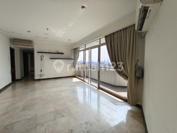 Best Price Dibawah NJOP, Jual Cepat 3Br Apartemen Slipi Harga Best Deal! Luas, Banyak Cahaya, Lokasi Strategis, Dekat Scbd