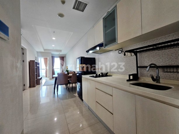 Apartemen Premium Paling Baru! Disewakan 2Br Condominium Grand Madison Design Modern Minimalist Interior, Terdekat Dari Central Park & Mall Taman Anggrek