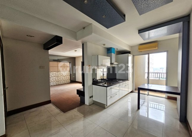 5 Menit ke Taman Impian Jaya Ancol, Dufan, Universitas Bunda Mulia dan Mangga Dua Mall, Dijual 2BR Jadi 1BR Mediterania Marina Residence Ancol Interior Design Rapi.