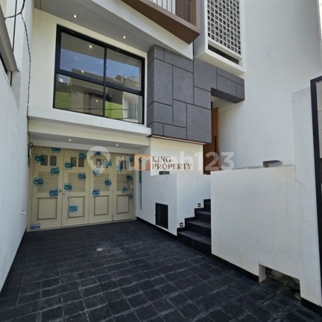 Brand New For Sale 2.5-Story House in Jelambar Kavling Polri, Near Season City Mall Ciputra Citraland, Royal Taruma, Jelambar Market, BPK Penabur Grogol School