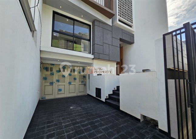 Brand New Design Minimalis Modern, Rumah 2,5 Lantai di Jelambar Kavling Polri, Dekat Mall Ciputra, RS Royal Taruma, Pasar Jelambar, Sekolah BPK Penabur Grogol Brand New Design Minimalis Modern, Rumah 2,5 Lantai di Jelambar Kavling Polri, Dekat Mall Ciputra, RS Royal Taruma, Pasar Jelambar, Sekolah BPK Penabur Grogol