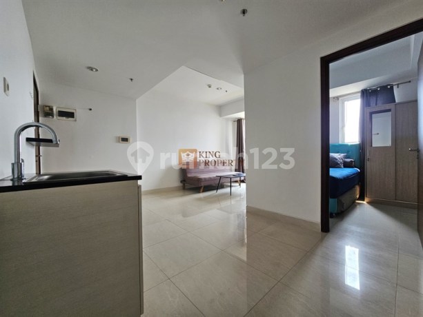 Dijual Cepat! 2BR The Crest West Vista Puri Partially Furnished, Fasilitas Swimming Pool, Jacuzzi, Dekat Lippo Mall Puri Jakarta Barat.